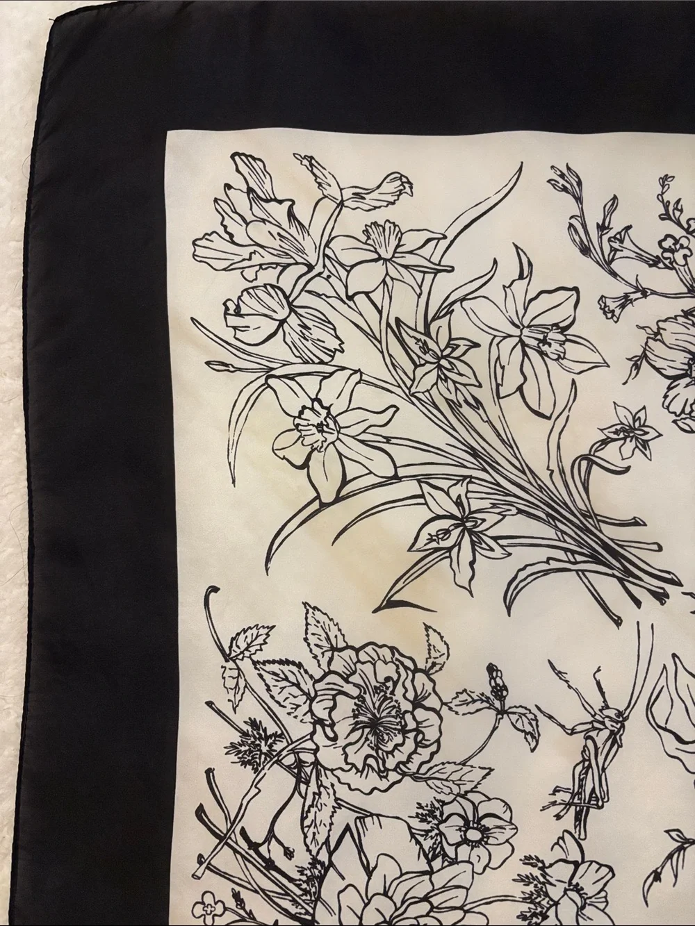 Gucci Flora Silk Scarf - Picture 5 of 6